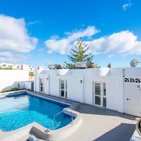 Verode - Private Heated Saltwater Pool Villa *