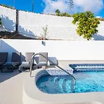 Verode - Private Heated Saltwater Pool فيلة